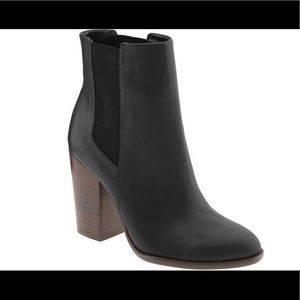 Banana Republic Meelia Chelsea Boot